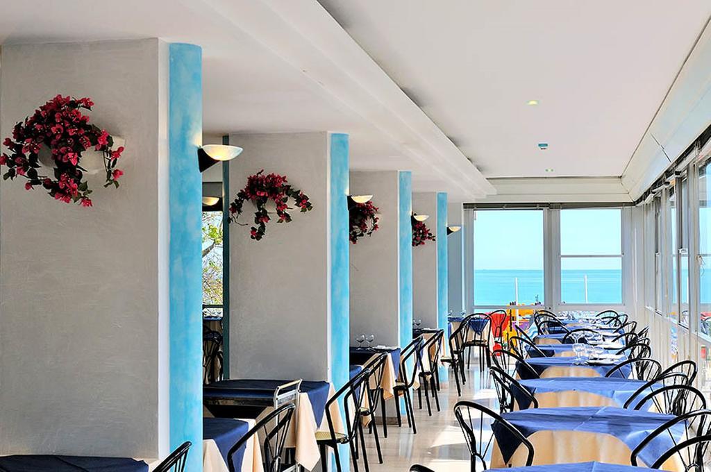 Hotel Diplomatic Riccione Exterior photo
